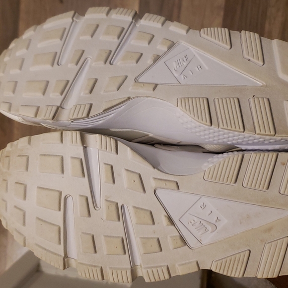 NIKE WOMENS HUARACHE RUN 634835-108 WHITE ON WHITE - Picture 8 of 8
